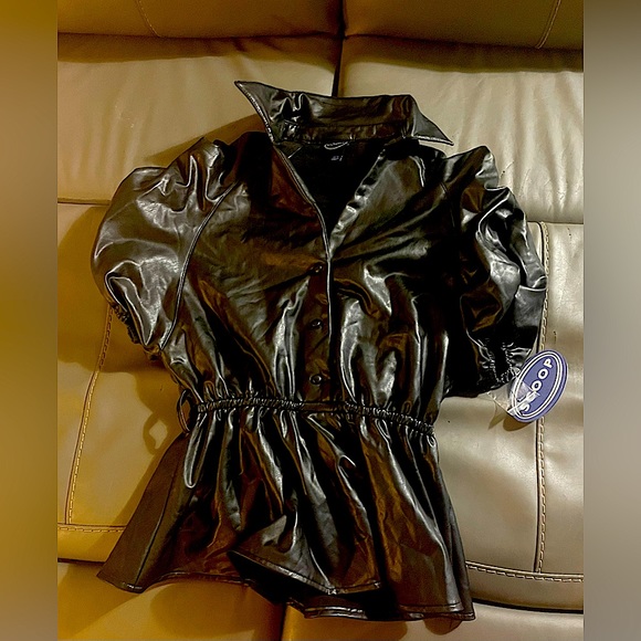 NWT Scoop NYC Ruched Sleeve Peplum Belted Top Size XS - Picture 2 of 3